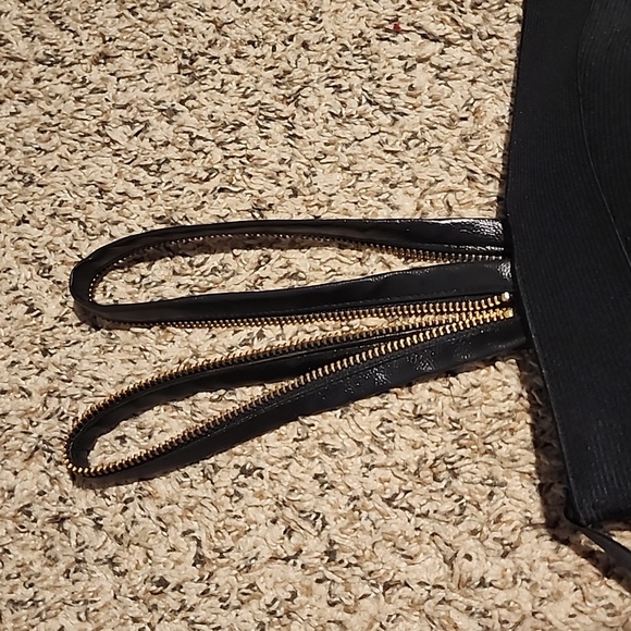 Dress - Picture 4 of 9